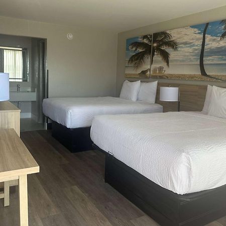 Days Inn By Wyndham פורט מאיירס מראה חיצוני תמונה