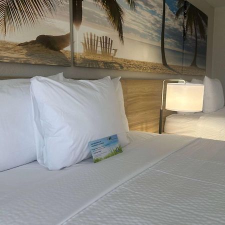 Days Inn By Wyndham פורט מאיירס מראה חיצוני תמונה