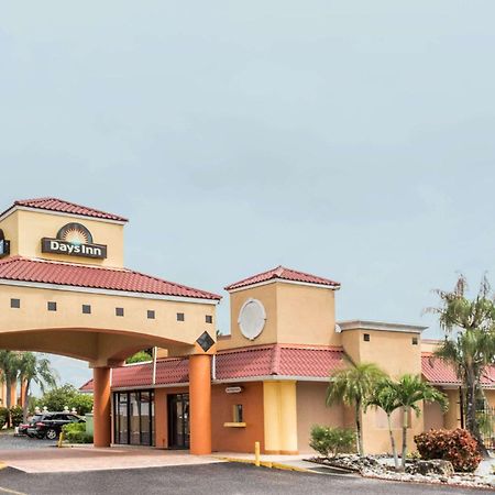 Days Inn By Wyndham פורט מאיירס מראה חיצוני תמונה