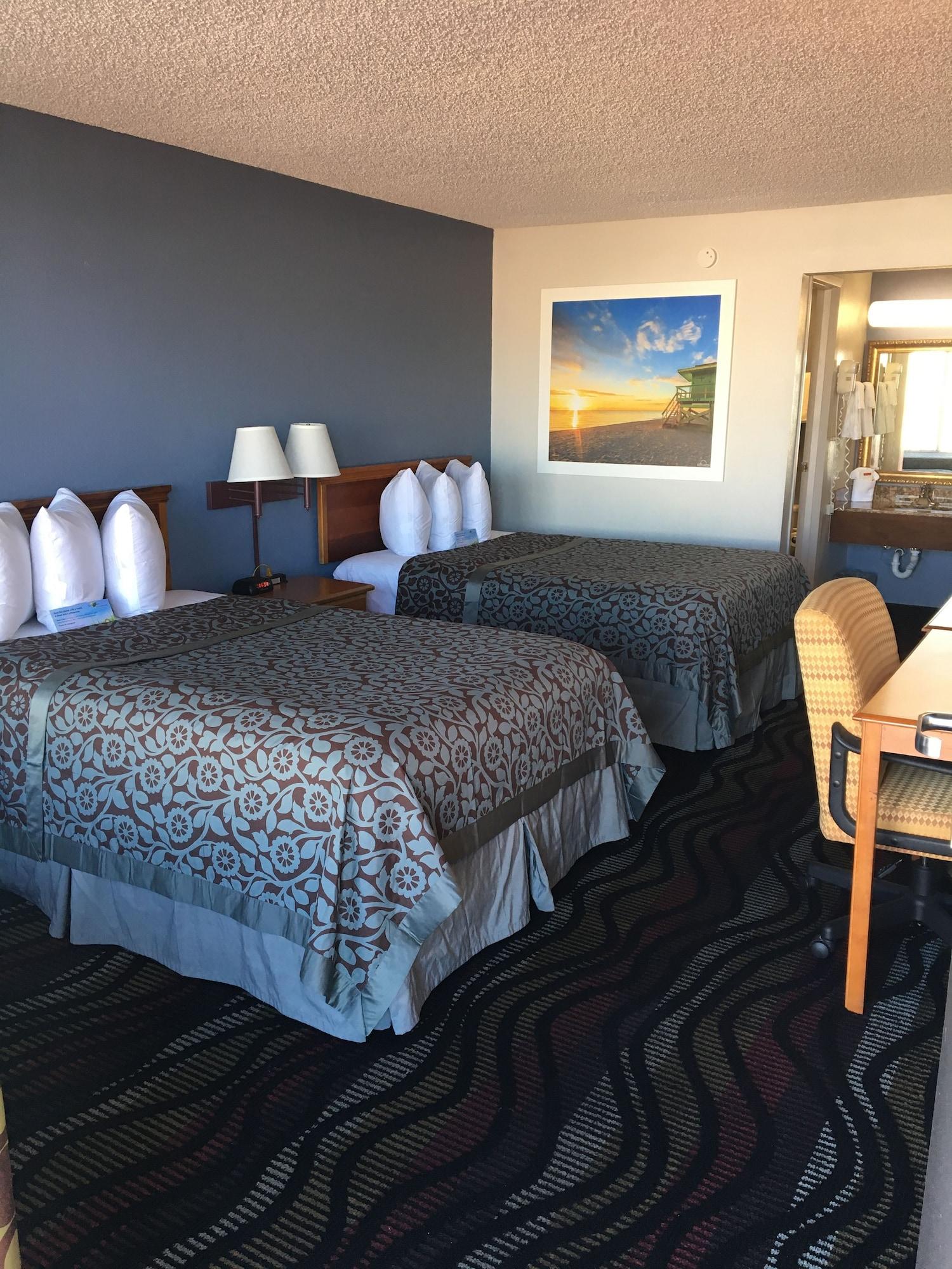 Days Inn By Wyndham פורט מאיירס מראה חיצוני תמונה