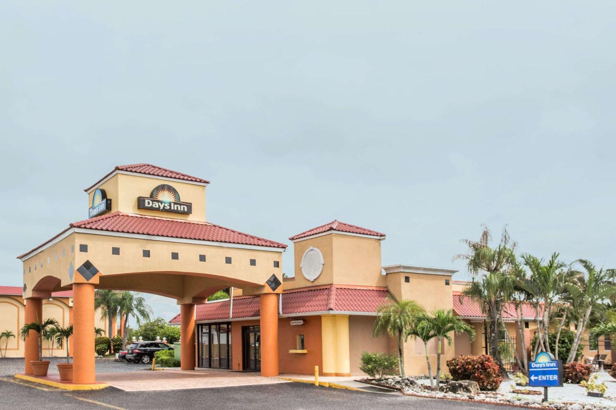 Days Inn By Wyndham פורט מאיירס מראה חיצוני תמונה