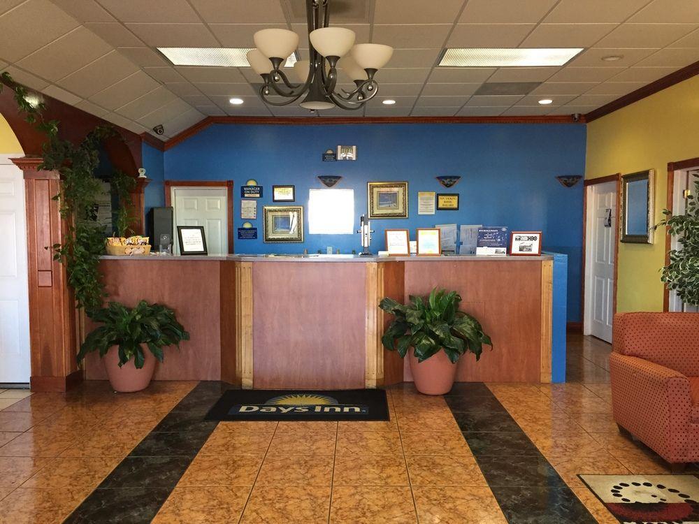 Days Inn By Wyndham פורט מאיירס מראה חיצוני תמונה
