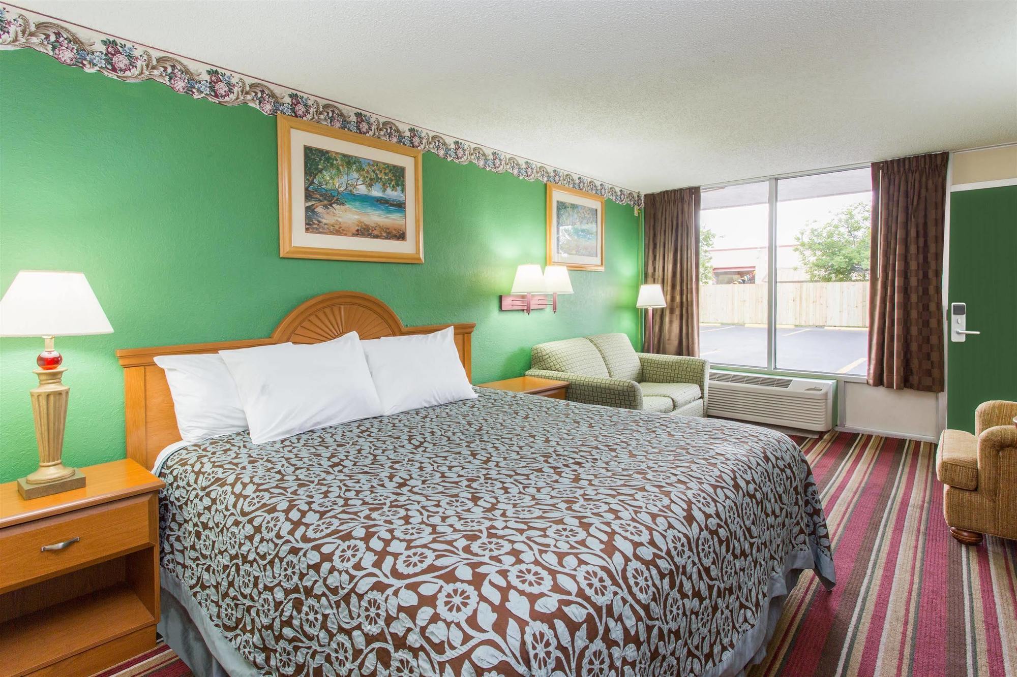 Days Inn By Wyndham פורט מאיירס מראה חיצוני תמונה